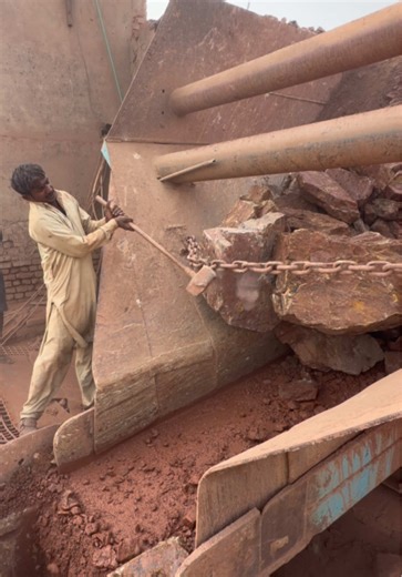 Effective Techniques for Rock Crushing with Stone Crushers