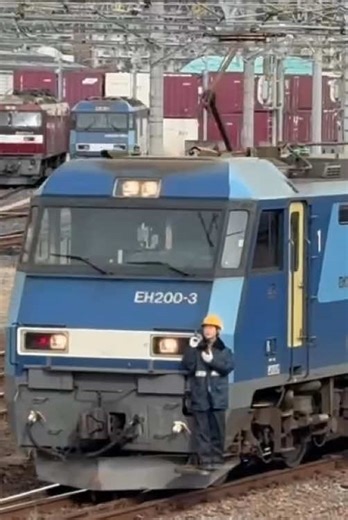 EH200-3号機が隅田川駅構内を走行！#eh200 #eh200形#ブルーサンダー #貨物列車#JR貨物