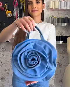 1.1M views · 10K reactions | Upcycle your old jeans into a bag!  | MetDaan Nails | Facebook