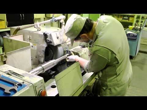 円筒研削作業