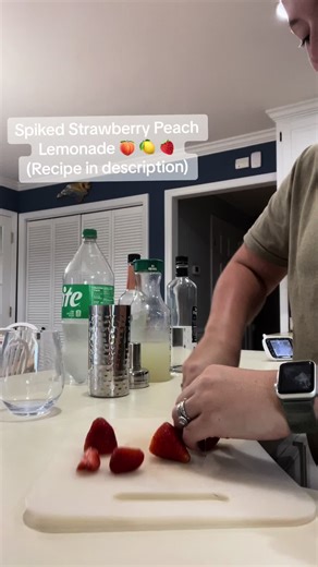 Perfect little easy cocktail!! 🍑🍓🍋 2-3 chopped strawberries 1 shot tequila 1 shot peach schnapps Lemonade Splash of sprite Enjoy!! 😋💦 #drink #drinktok #yum #friday