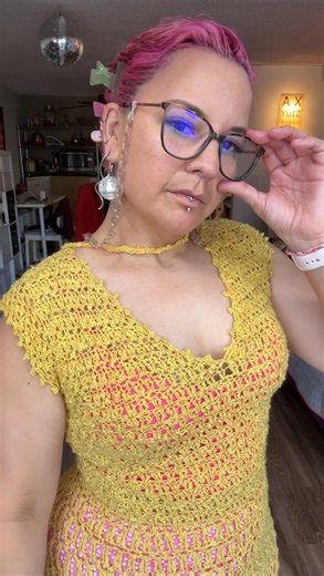 San Diego❤️ hair scholar on Instagram: "Can I get a ride?🤸‍♂️ 3 MPH pink haircolor refill tutorial- so efficient, we turned the process into styling for werque❤️🤸‍♂️🤸‍♂️ Peep the finished wet look hairstyle on my grid❤️🤸‍♂️ #highmaintenancehair#pinkhair#wetlook#wetlookhair #sandiegohair"