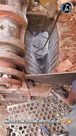 Powerful Rock Crusher Machine Action 🪨⚙️#Mining #RockCrusher #Machinery