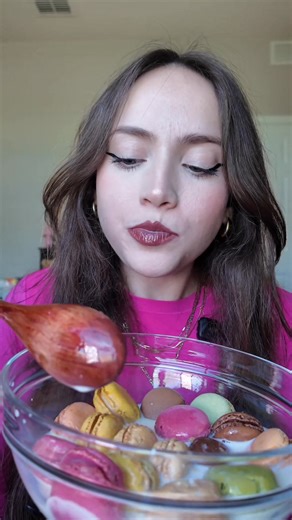 macron cereal mukbang 💓 have you ever tried a macron..and what’s your favorite flavor?? oats from walmart🫶🏻 @Oats Overnight #oatsovernightpartner #macron #cookies #mukbang #fyp | Hallieis Eating
