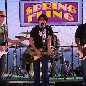 Los Nick fans de hoy sólo piensan en una cosa: ¡crossovers de sus series favoritas! 🤩 ¿Se acuerdan cuando Drake Bell tuvo una participación especial en #Zoey101? 💜 ¡ÉPICO! 💥 | Nickelodeon en Español