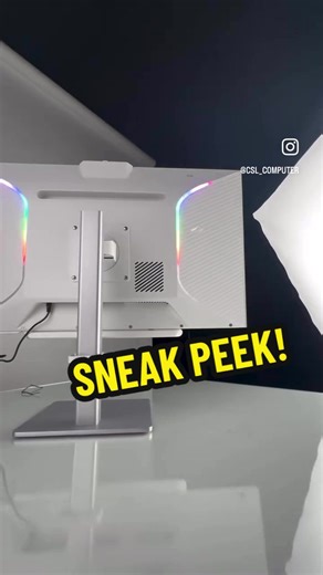 🚀Sneak Peek 2026! Unser neuer All-in-One-PC steht in den Startlöchern! Mit Ryzen 3 5300U (bis 3,8 GHz), RGB-Elementen, stabilem Metallfuß, VESA-Halterung, integrierter Soundbar und einer ausfahrbaren, schwenkbaren Webcam inkl. Pivot-Funktion - alles, was du für dein modernes Setup brauchst, in einem kompakten Design. Die Qualitätskontrolle arbeitet noch am letzten Feinschliff, aber 2026 kommt er ins Sortiment. Seid gespannt! #CSLComputer #AllnOnePC #TechSneakPeek #ComingSoon2026