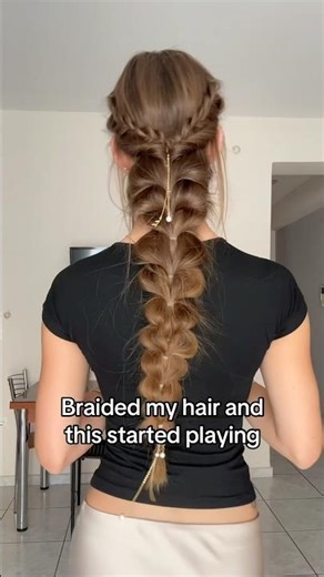 I just need some flowers #rapunzelhair #braid #braidtutorial #flowerbraid#hairtutorial