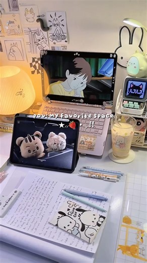 My desk setup gets complimented every single time #desksetup #aesthetic #cozy