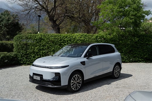Leapmotor B10 Reev Hybrid, prezzo e allestimenti del nuovo Suv con range extender
