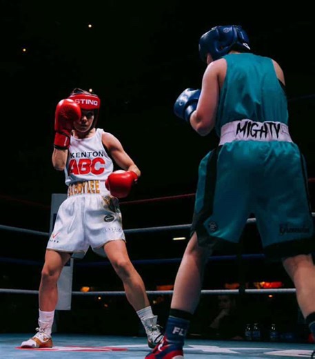 All action from bell to bell 🥊🔥 Highlights from an intense matchup as Bobby Lee Burns went to war with Mia Bradshaw at the Kenton Home Show. Fast exchanges, real grit, and two fighters leaving it all in the ring. This is what local boxing is all about. 👊 #Boxing #kentonhomeshow #fighthighlights #localboxing #boxinglife @Bobbylee burns @Mia Bradshaw @KentonABC