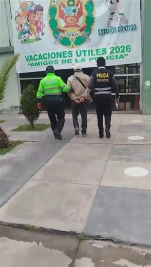🔴⚫ #CNT | 𝐃𝐞𝐭𝐢𝐞𝐧𝐞𝐧 𝐚 𝐚𝐥𝐢𝐚𝐬 𝐘𝐚𝐧𝐝𝐞𝐥 𝐞𝐧 𝐂𝐚𝐲𝐦𝐚 Efectivos policiales de la comisaría PNP Acequia Alta ejecutaron un operativo policial en el distrito de Cayma. Durante el operativo desarrollado en la calle César Vallejo – La Tomilla, se logró la intervención y captura del sujeto conocido con el alias “YANDEL”, quien al ser consultado en el sistema ESINPOL registraba dos requisitorias vigentes: • 🔴 Robo agravado, solicitado por el 2.º Juzgado Penal Colegiado de Arequipa. •