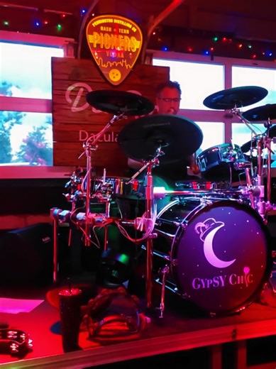 Gypsy Chic Tribute Band 💜💙 >> DM for bookings #stevienicks #fleetwoodmac