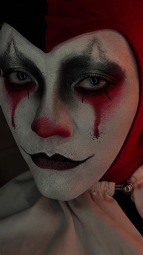 Clown Makeup Tutorial Using Black and Red Palette
