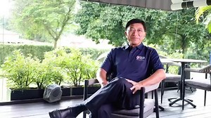 “The heart must be at the right place,” says Mr Johnny Tan – a principle that has guided his journey with NUSS, defined by visionary leadership and unwavering service. Now serving on the Advisory Panel, he continues to inspire across generations. From championing student support to strengthening alumni engagement, his leadership has helped shape NUSS into a society driven by purpose, progress, and community. 💡 His advice? Embrace ideas, uplift others, and always choose what is meaningful and la