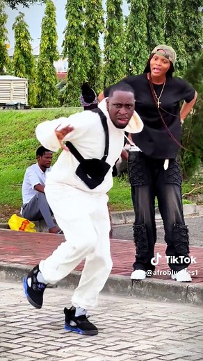 Fun Afro Dance Challenge by Armstrong and Afro Blueries