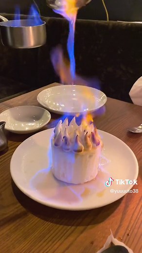 2022年東京で食べたおいしいものまとめ🍫 ①ガレットリア「チョコのお手紙クレープ」 ② 茶洒金田中「自分で包む苺大福」 ③黄白白「台湾カステラ」 ④寿清庵「抹茶ティラミスクレープ」 ⑤カフェレガート「燃えるアイスケーキ」 ⑥CAFEOASIS「賞味期限3分のパンケーキ」 ⑦なんとかプレッソ「防御力が高すぎる抹茶ケーキ」 #東京グルメ #tiktokfood #japanesefood