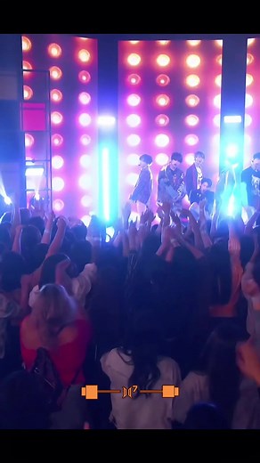 ▄︻デ⟭⟬⁷━✮втѕ✮❥❥ على TikTok