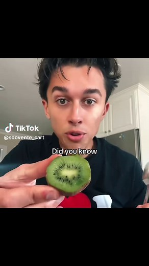 Why Tyler Vitelli's Mass Unfollowing Has Everyone Talking