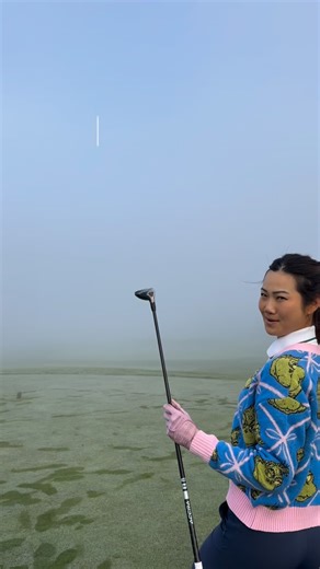 What is downhill? 🤠 Grinch sweater @target Golf pants @hirondellegolf Course @stonebraecc Shoes Jordan @nike | jujugolfs