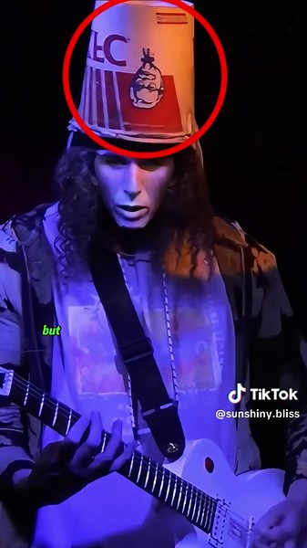 Why did guitarist Buckethead wear a helmet for thirty years? KFC even tried to hire him as a spokesman#fyp #usa #celebrity #foryou #buckethead