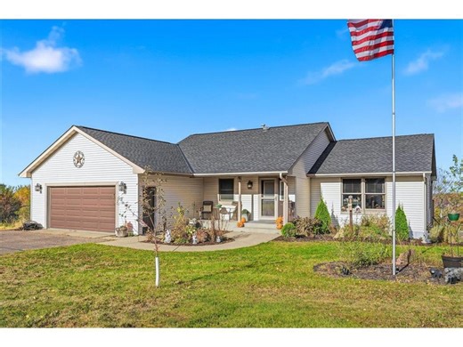 1533 Hallewood Blvd, New Richmond, WI 54017 - MLS 7004485 - Coldwell Banker