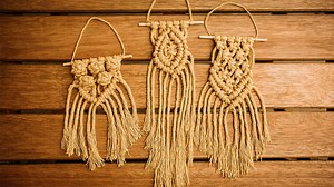 972 reactions · 256 shares | Nesse tutorial passo a passo eu ensino como fazer 3 macramês incríveis que vão impressionar suas amigas. #osana #osanamacrame | Osana Macramê | Facebook