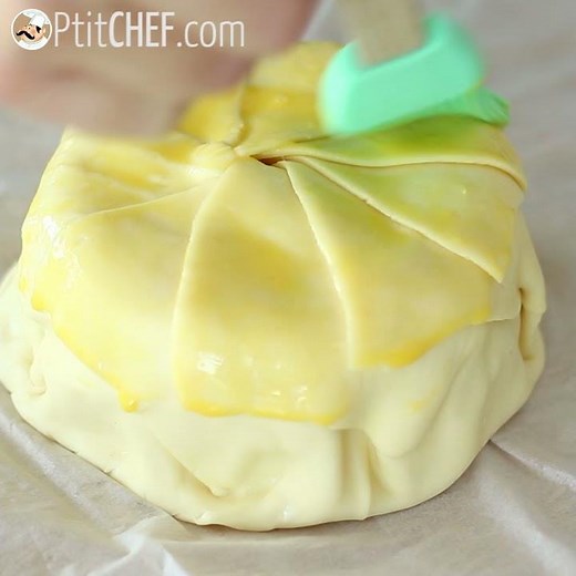 Un CAMEMBERT FEUILLETÉ extra croustillant pour le dîner avec cette recette