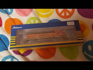 Athearn HO Scale GP40-2 Unboxing