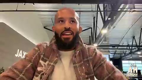 Demetrious Johnson compares Alexa Grasso’s finishing instinct to a "python snatching up a mouse" 🐍🔥"She went 'pop-pop-pop-pop!' My son has a python and we feed it every week—it looked like that. It looked like a python snapping up, snatching up a mouse."Via: @arielhelwani