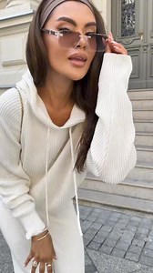 PERFECT COZY LOOK for autumn. Oceń ten look w skali od 1-10 🖤 Link 👉🏽 https://lisamayo.pl/pl/produkty/komplety | Lisa Mayo