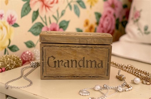 Vintage Hand Carved Jewelry Box, Norwegian Style Wood Carving, Grandma, Hand Carved Scandinavian Karveskurd Chest - Etsy