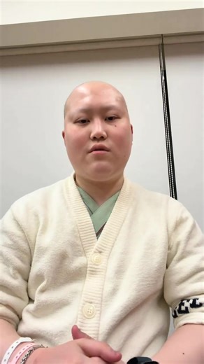 余命宣告について。命の終わりが近いかもしれません..肺に3箇所のステージ IV転移が発覚し、他にも転移が発覚し緊急手術の可能性も高いみたいで .. .% それでも生きたい。諦めない。 奇跡を起こして不可能を可能にするので、皆さま良ければ最期まで応援して頂けると本当に。しいです😭🙇 #骨肉 腫#癌#抗がん剤#いいね#ありがと う @一心FAMILY'S🧑‍🦲