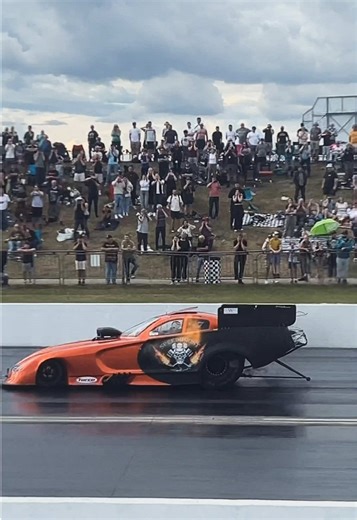Record-Breaking Nitro Funny Car Showdown at Santa Pod