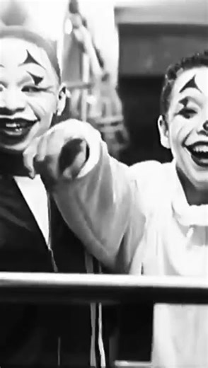 DJ Mag on Instagram: "‘Galvanize’ by The Chemical Brothers hit the charts 20 years ago 🎈 Released on 22nd November 2004 as the lead single from their fifth album ‘Push the Button’, ‘Galvanize’ paired former A Tribe Called Quest frontman Q‑Tip with a looping string sample from Moroccan singer Najat Aâtabou’s 1992 track ‘Hadi Kedba Bayna’. The song takes its name from Q‑Tip’s unmistakable hook, “The time has come to galvanize.” Reflecting on the sessions in a December 2010 interview with Q