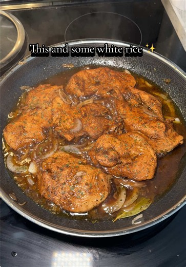 Sautéed chicken breasts with some sauce and white rice? Chefs kiss #creatorsearchinsights #lovefoodvideos #mealprepideas #dinnerideas #fyp