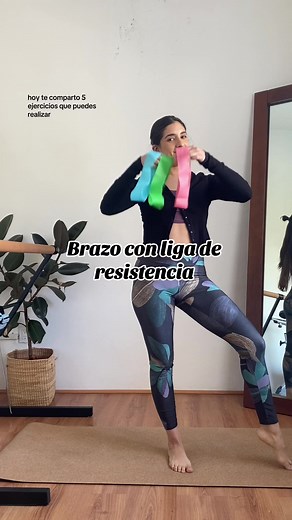 Rutina de brazos en casa con ligas de resistencia