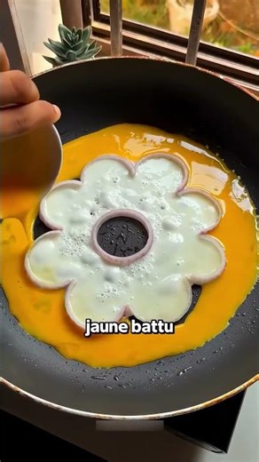 The Most Beautiful Onion Flower Omelette