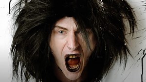 Machine Gun Kelly lässt seine neue Single "papercuts" vom Stapel