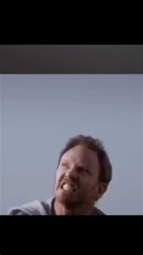 sharknado 1 (Ian Ziering vs tiburon blanco)