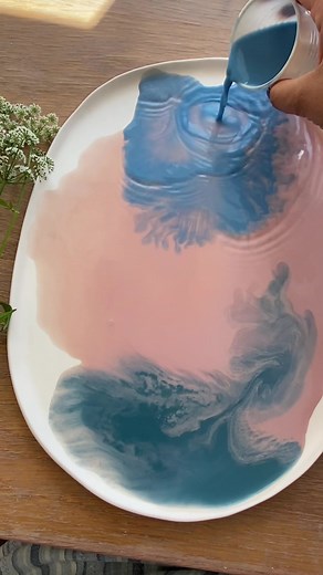 The most amazing glazing technique. I’ll teach you how - find the link in my profile 🤩 #ceramics #artist #artistsoftiktok #artwork #ceramic #pottery #watercolor #watercolorart #ceramicspainting #handmadecraft #handmadegifts