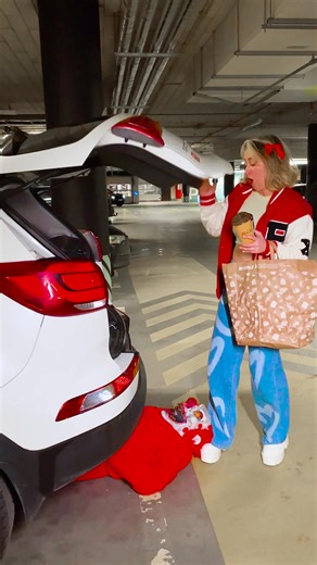 2.0 under the car clown scare | Satisfying SKITS