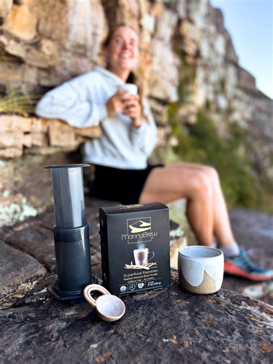 ☕✨ Coffee ritual… without the caffeine crash If you love your daily brew but not the jitters, meet your new go-to: MannaBrew! A rich, espresso-style drink made from 100% roasted mesquite beans. Smooth, naturally sweet (hello caramel notes 🤎) and completely caffeine-free low acidity, it’s the perfect swap for anyone looking to cut back on coffee without giving up the ritual. ✔️ No caffeine, no crashes ✔️ Gentle on the gut ✔️ Rich, full-bodied flavour ✔️ Up to 125 cups per 998g box! Enjoy it blac