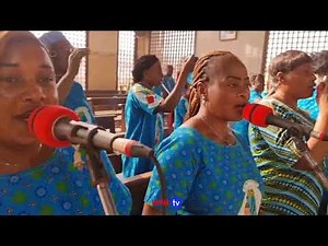 LOUANGE CATHOLIQUE A L'IVOIRIENNE AVEC LA CHORALE SAINT ANTOINE DE PADOUE DE KOUMASSI PRODOMO