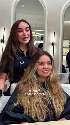 ¿Te harías flequillo aunque no te lo recomiende? 👀🤔 #balayagebogotá #bruleeloveforhair #balayagecolombia #cambiodelook #brûléesede93