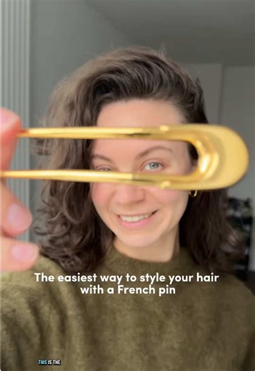 The easiest way to style your hair with a French pin 🇫🇷✨ Simple updo tutorial for everyday & special occasions 😊🥰 #creatorsearchinsights #hairstyletutorial #easyhairstyles #frenchpin #naturalhair
