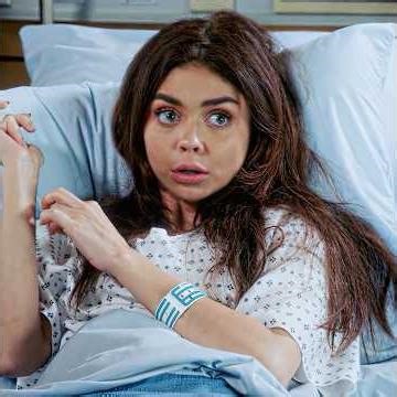 Modern Family | When all her “emergency contacts” show up at once.🏥😅📱#edit