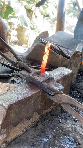 Part√556-Satisfying Craft: -How-a-Master-Blacksmith-Makes-Hand-Forged-Nails. #Blacksmith #Handmade