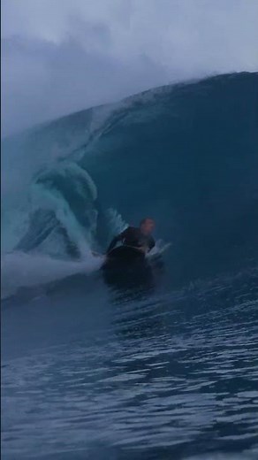 🔴(NOT A.I.) Catching Some AIR at Teahupo'o