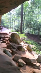 This is a gigantic cave you can find in the Hocking Hills area. It is a short hike to get here and most people and reach it easily. During peak times, there is also a beautiful waterfall that runs down the cave. Location details and info on the area: https://thenatureseeker.com/5-things-to-do-at-hocking-hills-state-park-in-one-day/ #hockinghillsstatepark #hockinghillsohio #ashcave Credit: @vitalygershfeld | The Nature Seeker | Facebook