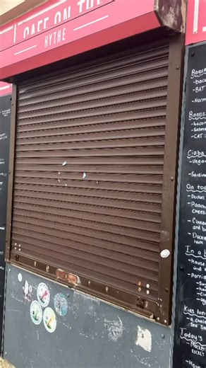 Closing at 2pm today- think we’ve had our rush for the day ☔️💨 | Cafe on the Beach